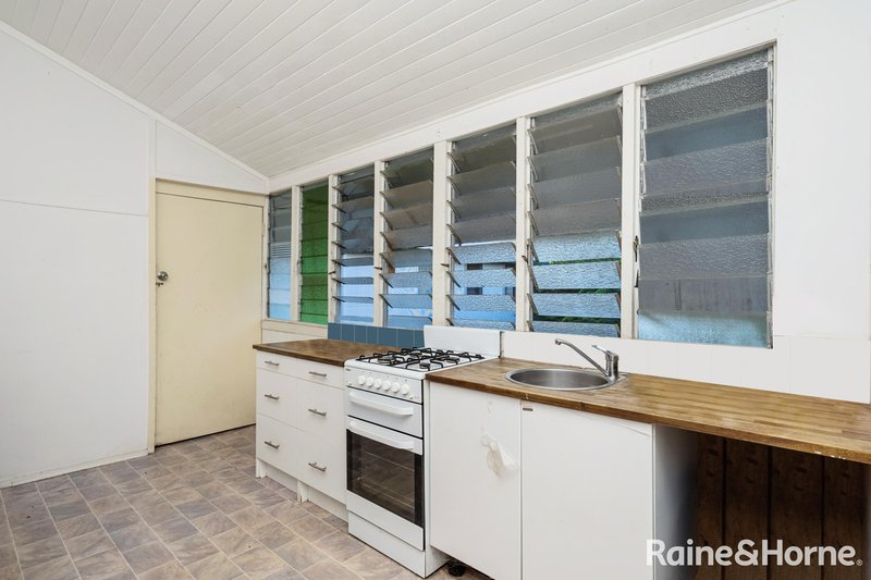 Photo - 57 Armstrong Street, Hermit Park QLD 4812 - Image 8