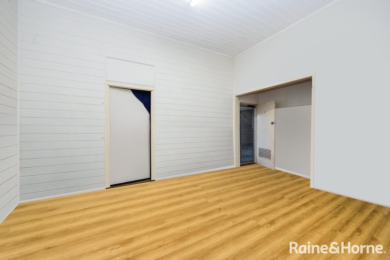 Photo - 57 Armstrong Street, Hermit Park QLD 4812 - Image 10