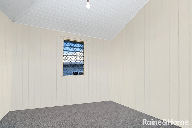 Photo - 57 Armstrong Street, Hermit Park QLD 4812 - Image 11