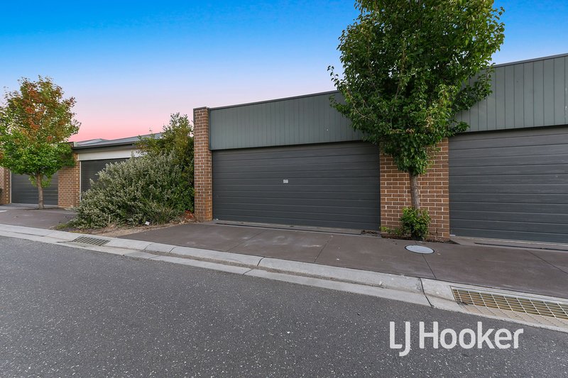 Photo - 57 Atlantic Drive, Pakenham VIC 3810 - Image 13