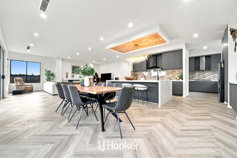 Photo - 57 Bausch Street, Berwick VIC 3806 - Image 6