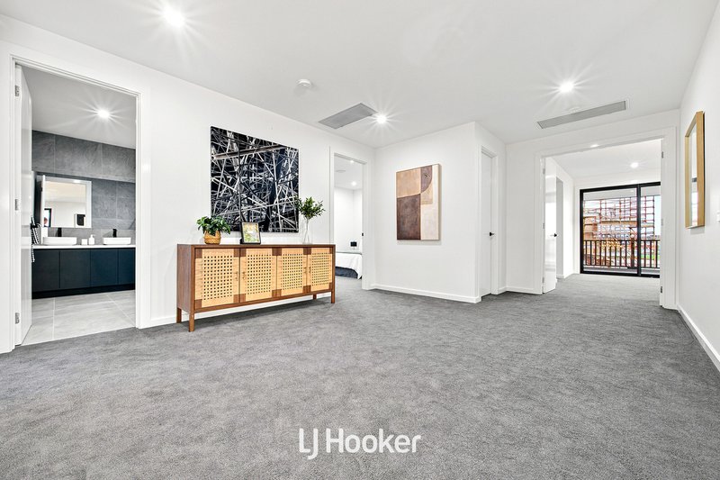 Photo - 57 Bausch Street, Berwick VIC 3806 - Image 16
