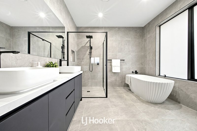 Photo - 57 Bausch Street, Berwick VIC 3806 - Image 18