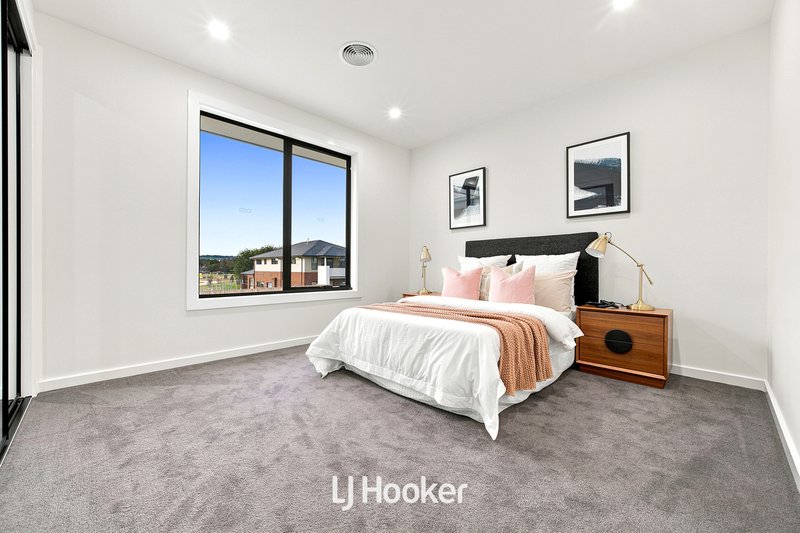 Photo - 57 Bausch Street, Berwick VIC 3806 - Image 19