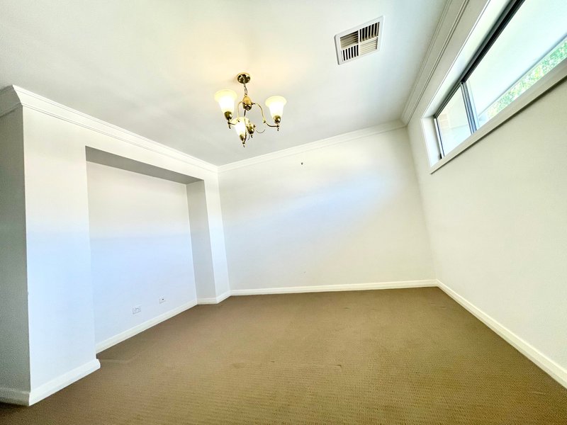 Photo - 57 Bernier Way, Green Valley NSW 2168 - Image 2