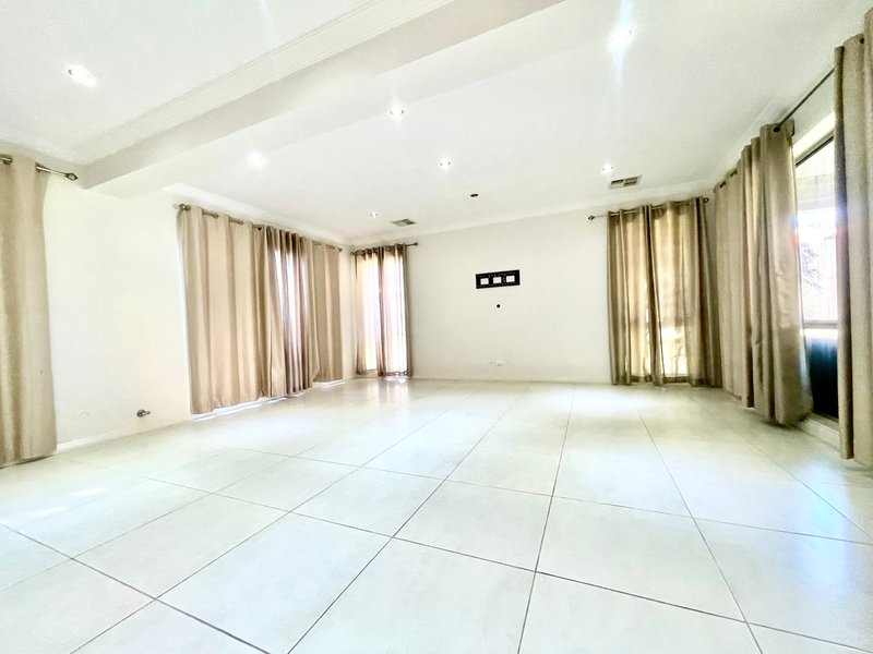 Photo - 57 Bernier Way, Green Valley NSW 2168 - Image 3