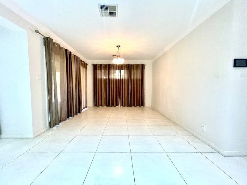 Photo - 57 Bernier Way, Green Valley NSW 2168 - Image 4