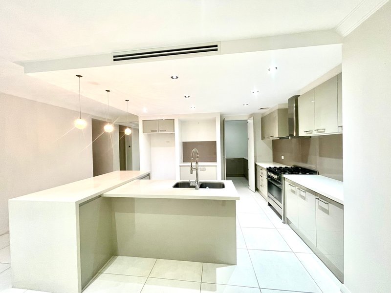 Photo - 57 Bernier Way, Green Valley NSW 2168 - Image 6