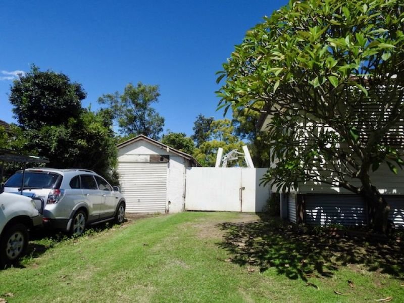 Photo - 57 Brisbane Road, Ebbw Vale QLD 4304 - Image 3