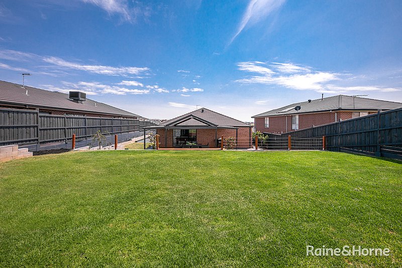 Photo - 57 Budburst Drive, Sunbury VIC 3429 - Image 15