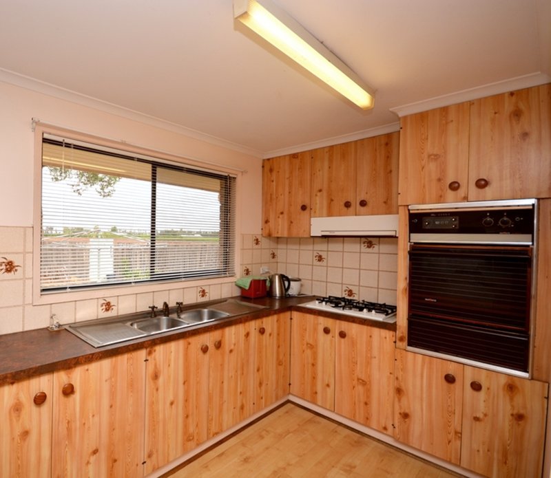 Photo - 57 Burley Street, Griffith NSW 2680 - Image 4