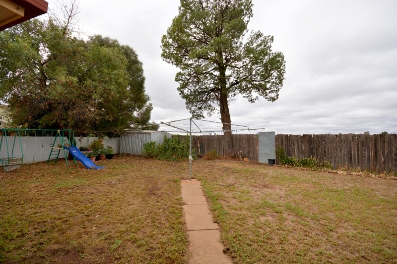 Photo - 57 Burley Street, Griffith NSW 2680 - Image 12