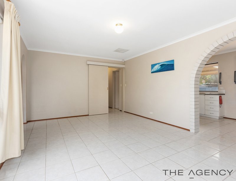 Photo - 57 Burtonia Way, Forrestfield WA 6058 - Image 10