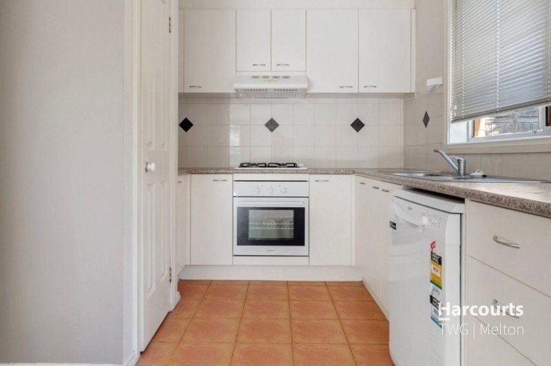 Photo - 57 Caitlyn Drive, Harkness VIC 3337 - Image 3