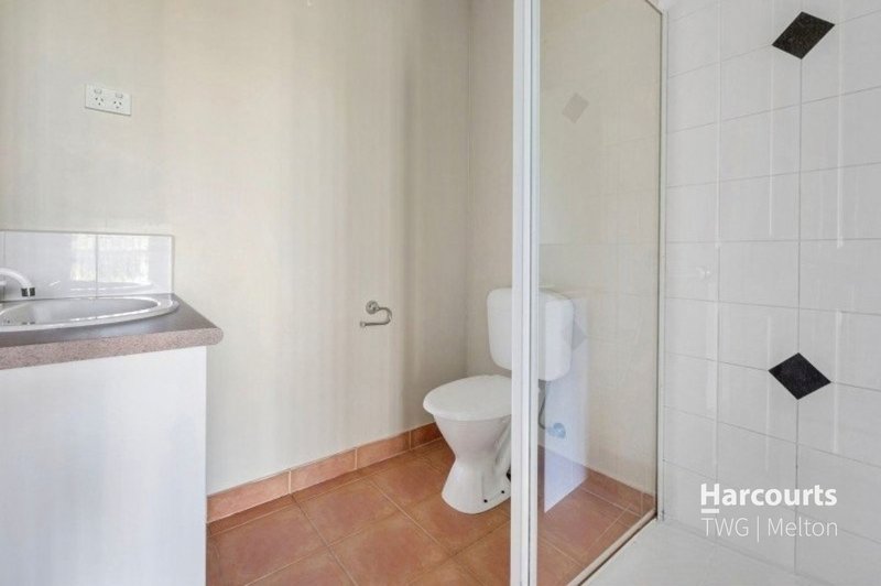 Photo - 57 Caitlyn Drive, Harkness VIC 3337 - Image 5
