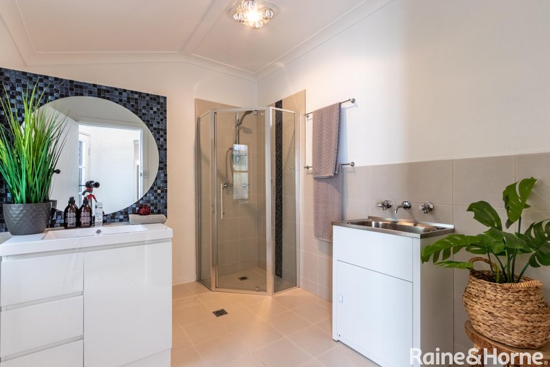 Photo - 57 Carlingford Street, Bathurst NSW 2795 - Image 3