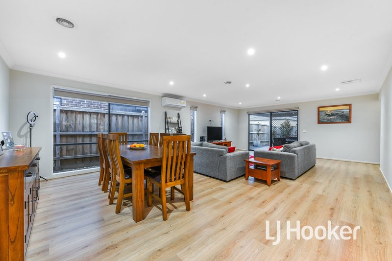 Photo - 57 Castillo Avenue, Clyde North VIC 3978 - Image 5