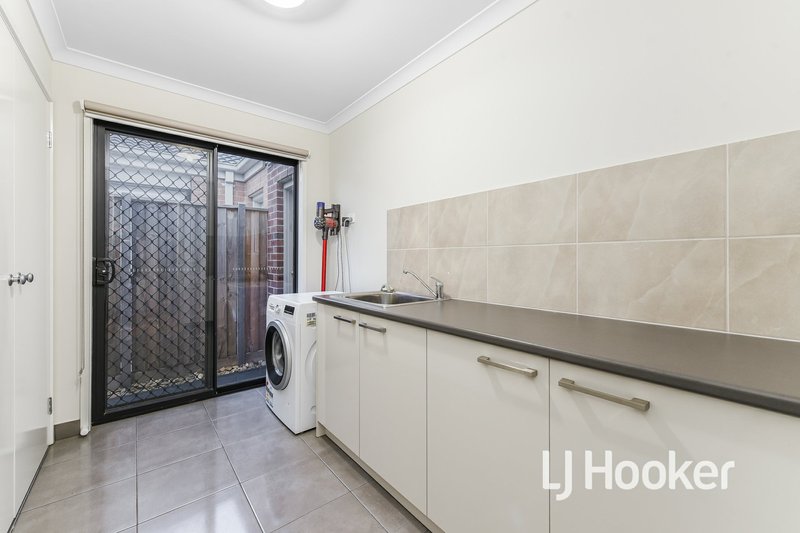 Photo - 57 Castillo Avenue, Clyde North VIC 3978 - Image 13