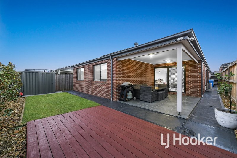 Photo - 57 Castillo Avenue, Clyde North VIC 3978 - Image 15