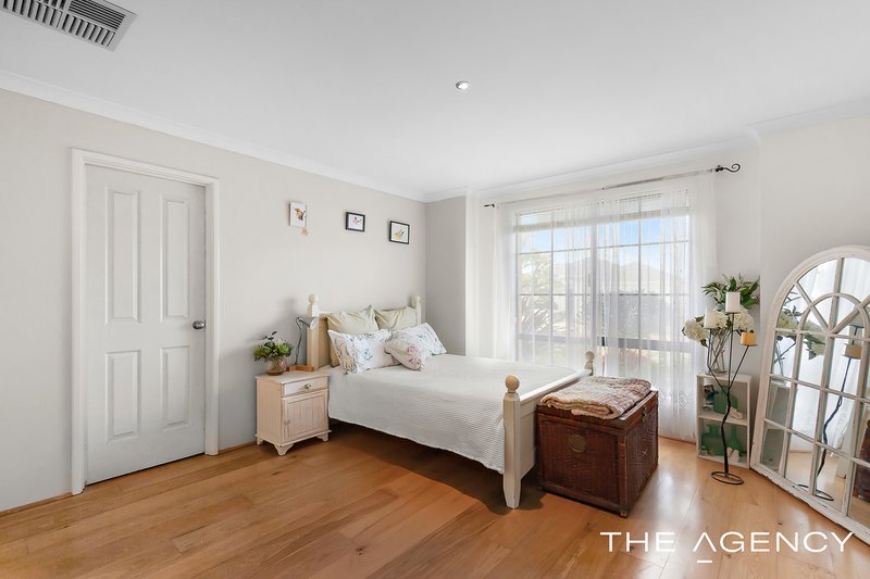 Photo - 57 Chivalry Way, Atwell WA 6164 - Image 2