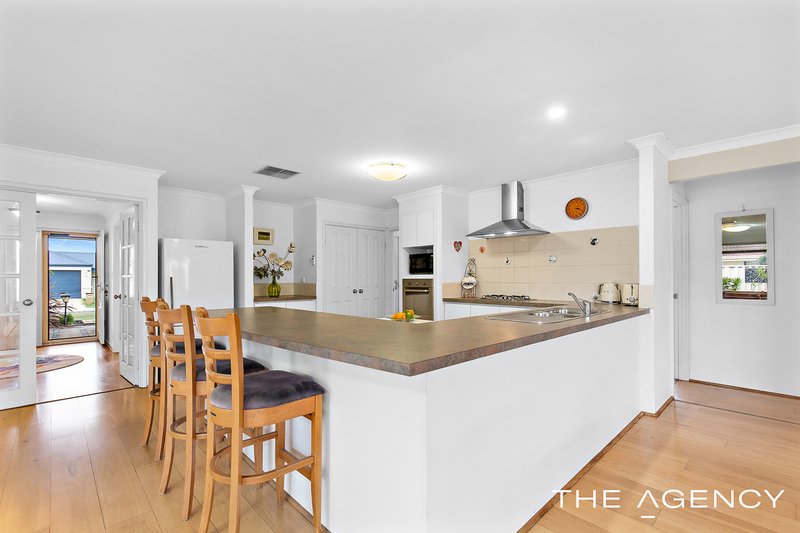 Photo - 57 Chivalry Way, Atwell WA 6164 - Image 10