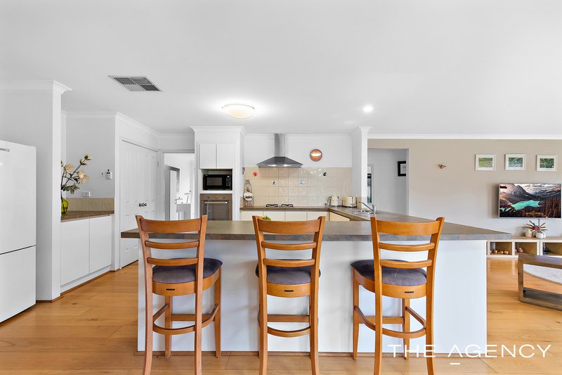 Photo - 57 Chivalry Way, Atwell WA 6164 - Image 12