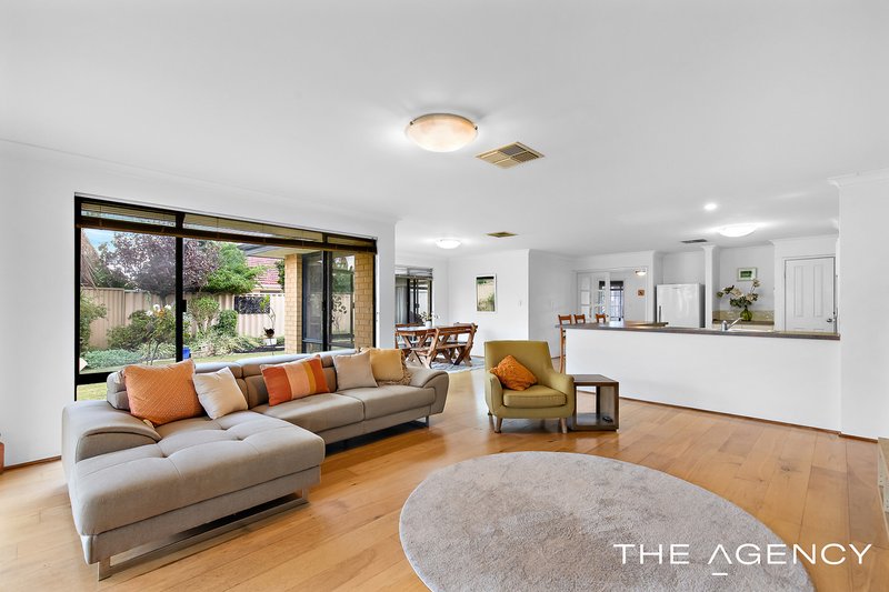 Photo - 57 Chivalry Way, Atwell WA 6164 - Image 16