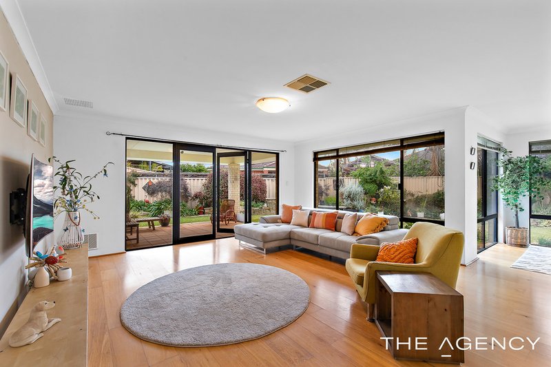 Photo - 57 Chivalry Way, Atwell WA 6164 - Image 17