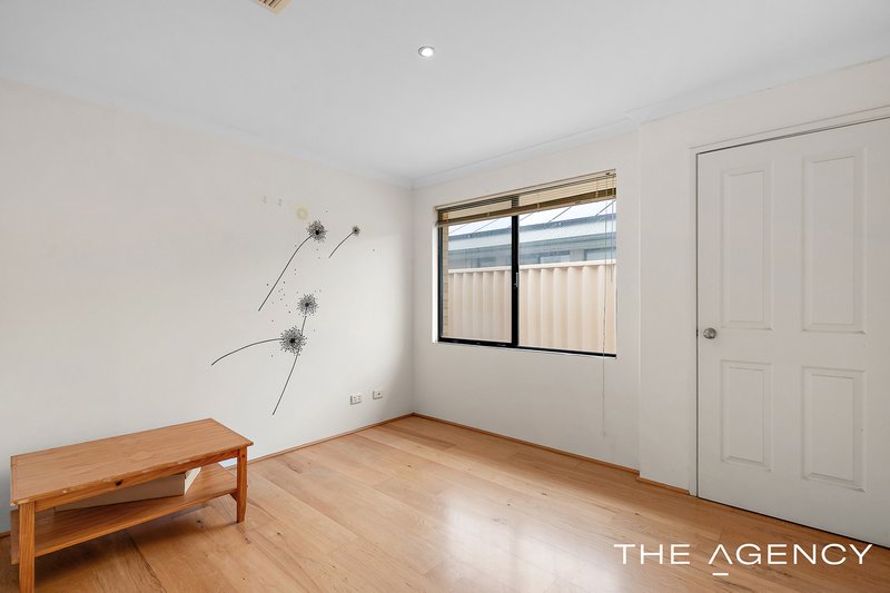 Photo - 57 Chivalry Way, Atwell WA 6164 - Image 21