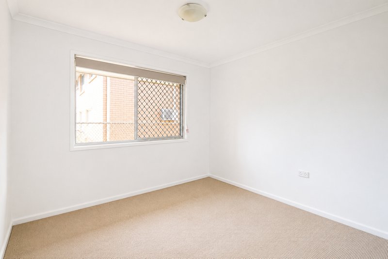 Photo - 57 Conavalla Street, Ferny Grove QLD 4055 - Image 8