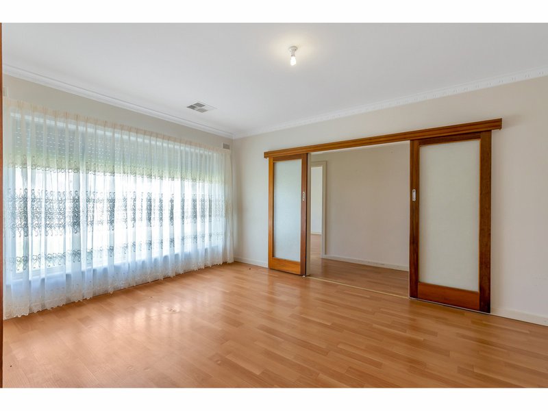 Photo - 57 Cresdee Road, Campbelltown SA 5074 - Image 3