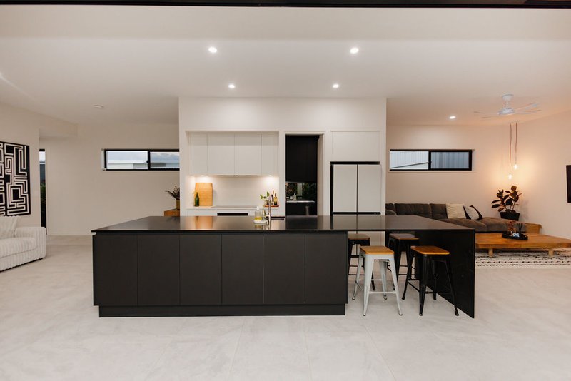 Photo - 57 Deering Place, Innes Park QLD 4670 - Image 6