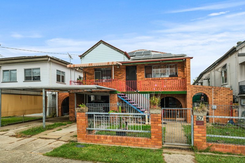 Photo - 57 Deshon Street, Woolloongabba QLD 4102 - Image 1