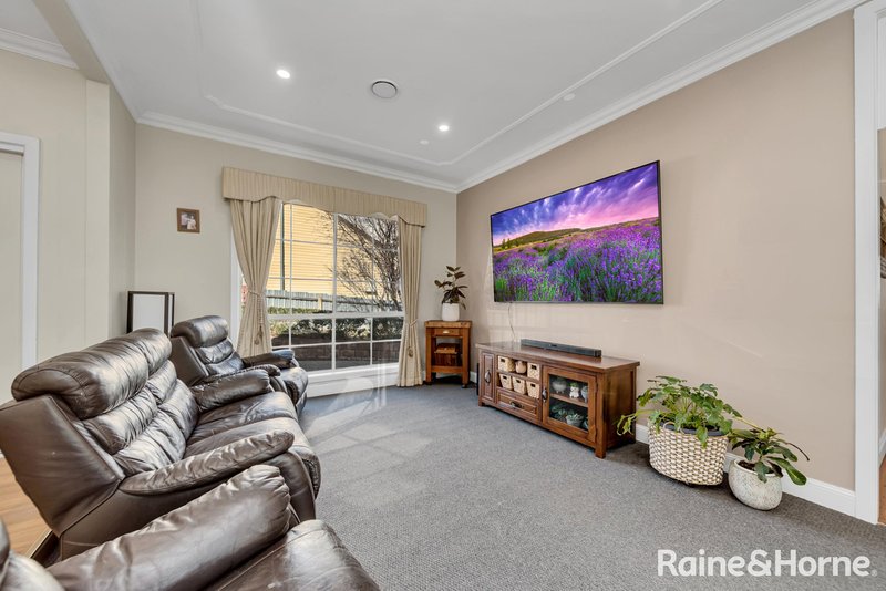 Photo - 57 Eleanor Street, Goulburn NSW 2580 - Image 2