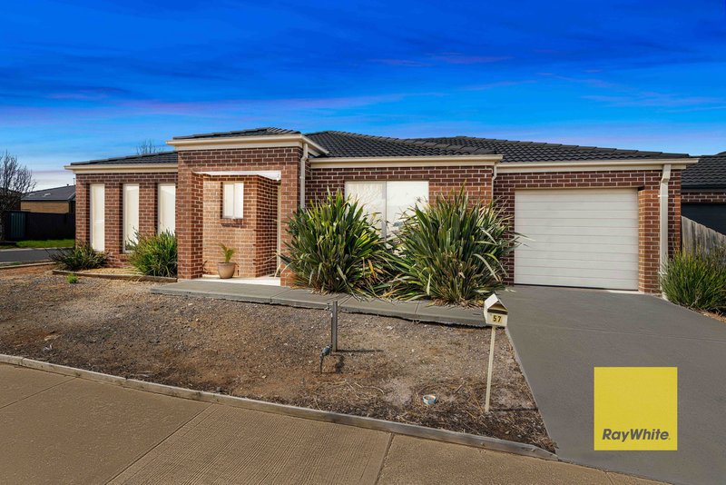 Photo - 57 Emperor Parade, Tarneit VIC 3029 - Image 3