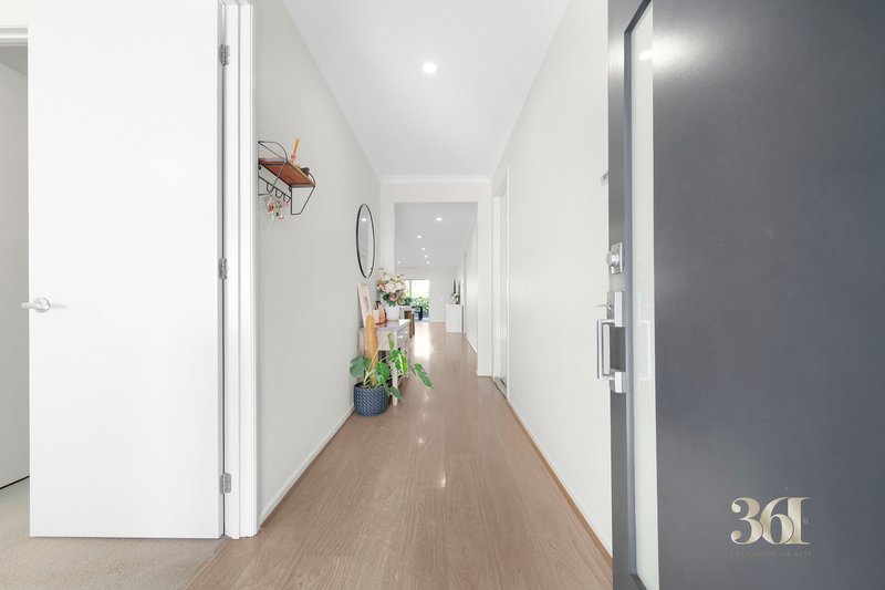 Photo - 57 Exploration Avenue, Werribee VIC 3030 - Image 5