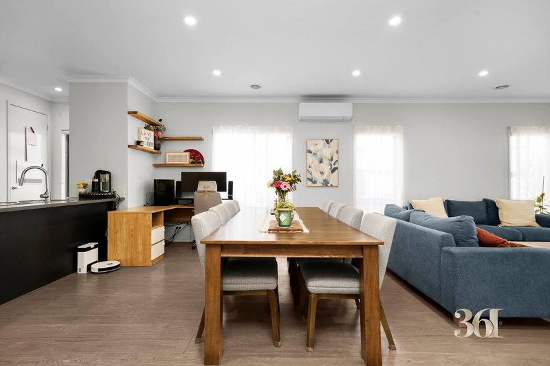 Photo - 57 Exploration Avenue, Werribee VIC 3030 - Image 8