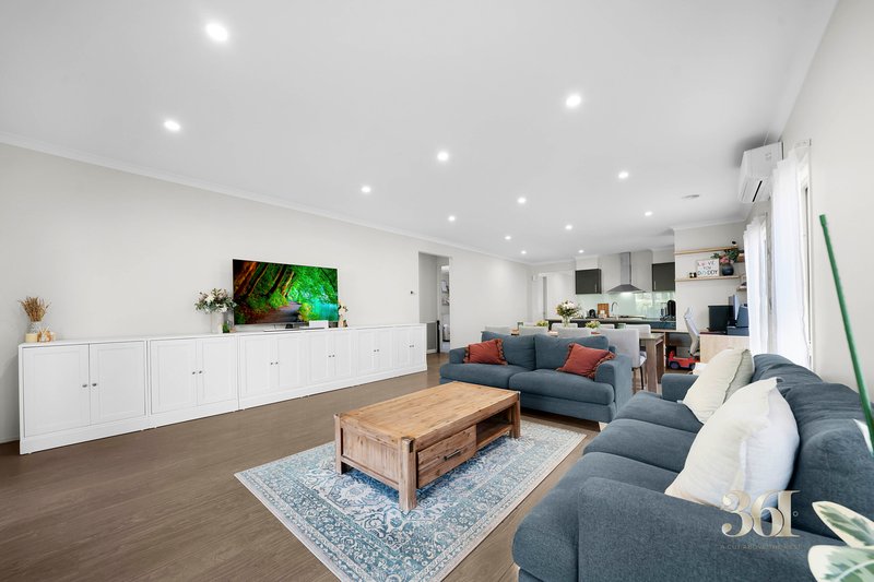 Photo - 57 Exploration Avenue, Werribee VIC 3030 - Image 11