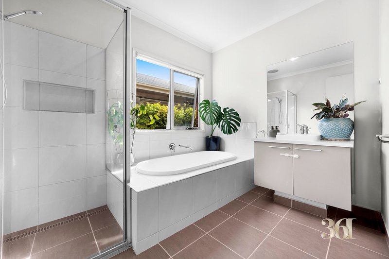 Photo - 57 Exploration Avenue, Werribee VIC 3030 - Image 14