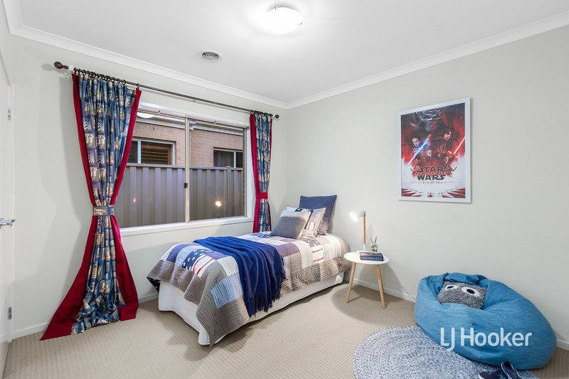 Photo - 57 Fairbridge Road, Point Cook VIC 3030 - Image 12