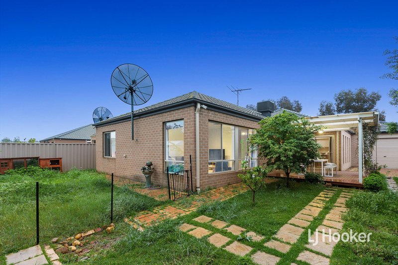 Photo - 57 Fairbridge Road, Point Cook VIC 3030 - Image 16