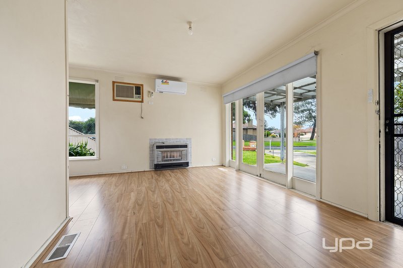 Photo - 57 Fox Street, St Albans VIC 3021 - Image 4