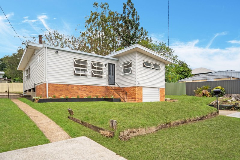 Photo - 57 Frederick Street, Eastern Heights QLD 4305 - Image 2