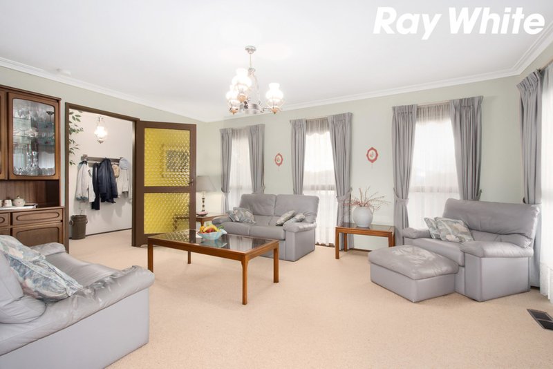 Photo - 57 Gardenia Street, Pakenham VIC 3810 - Image 6