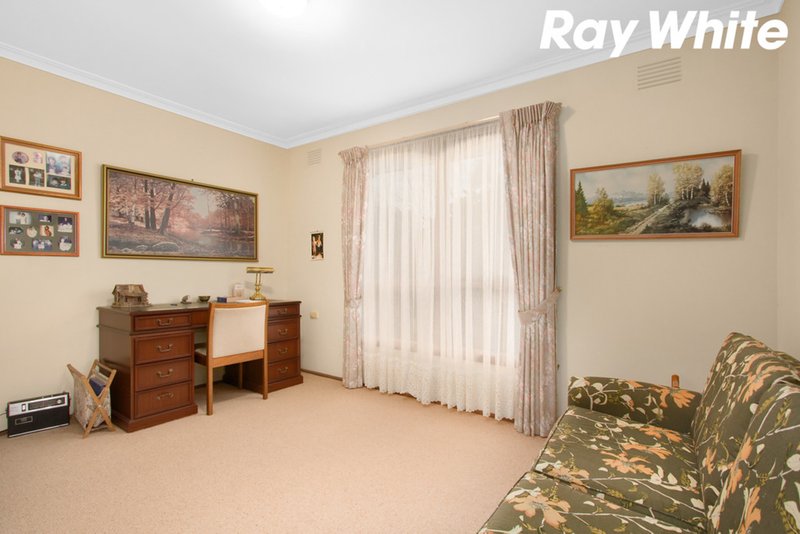 Photo - 57 Gardenia Street, Pakenham VIC 3810 - Image 9