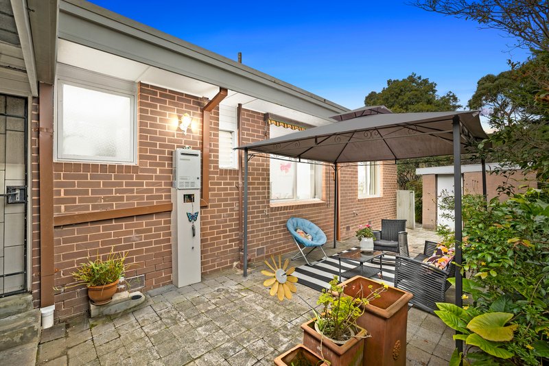 Photo - 57 Gateshead Drive, Wantirna South VIC 3152 - Image 12