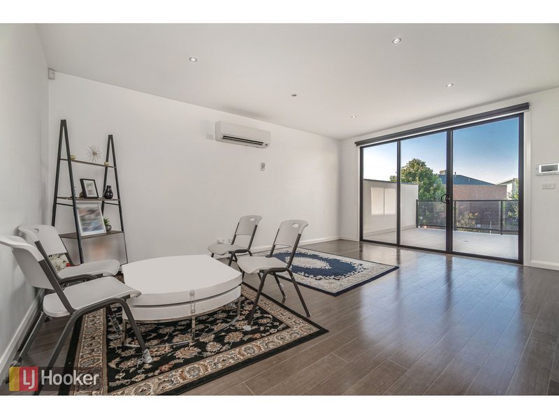 Photo - 5&7 Grattan Cove, Craigieburn VIC 3064 - Image 5