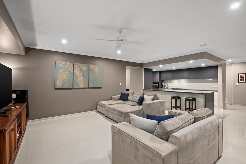 Photo - 57 Greenview Avenue, South Ripley QLD 4306 - Image 8
