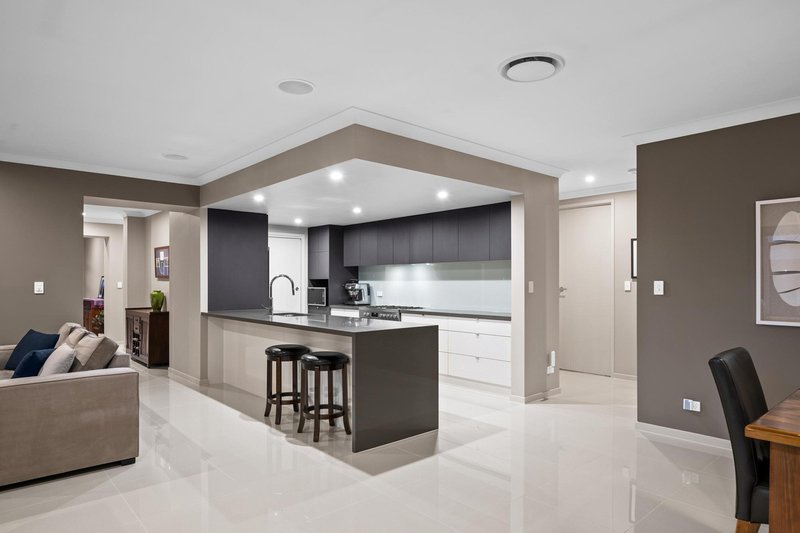 Photo - 57 Greenview Avenue, South Ripley QLD 4306 - Image 9