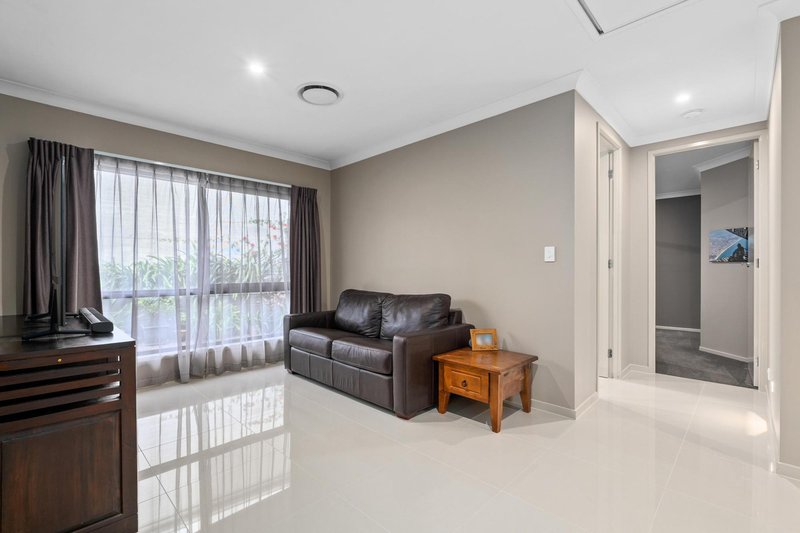 Photo - 57 Greenview Avenue, South Ripley QLD 4306 - Image 12